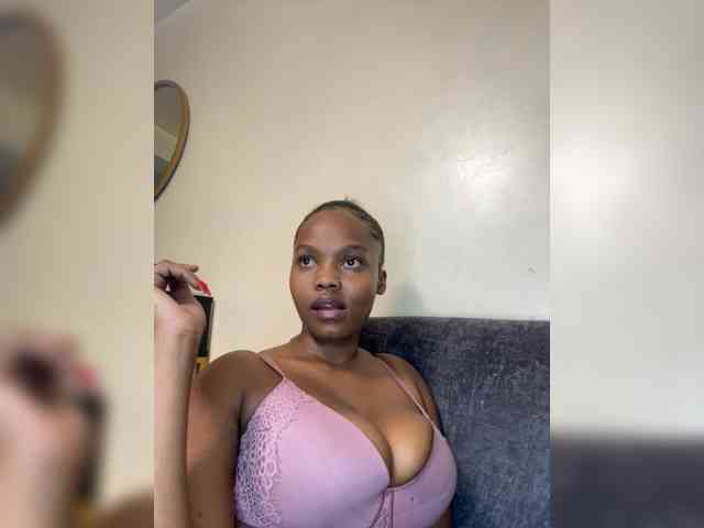 Curvy-maxy9