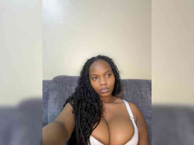 Modella: Busty-Princess1