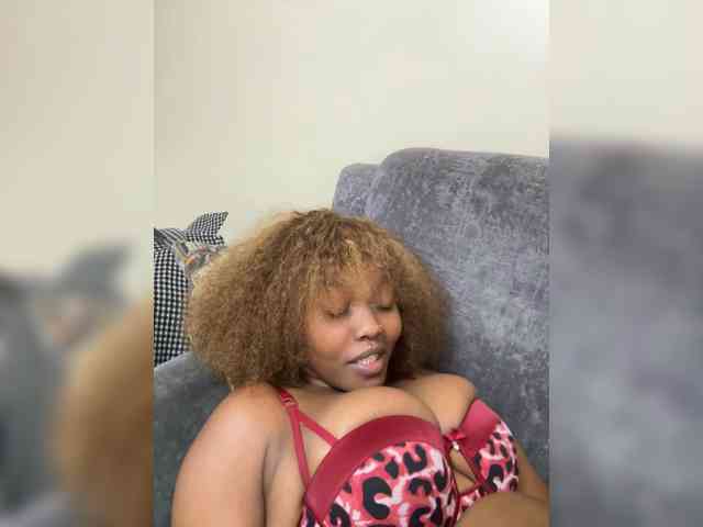 Busty-princess1