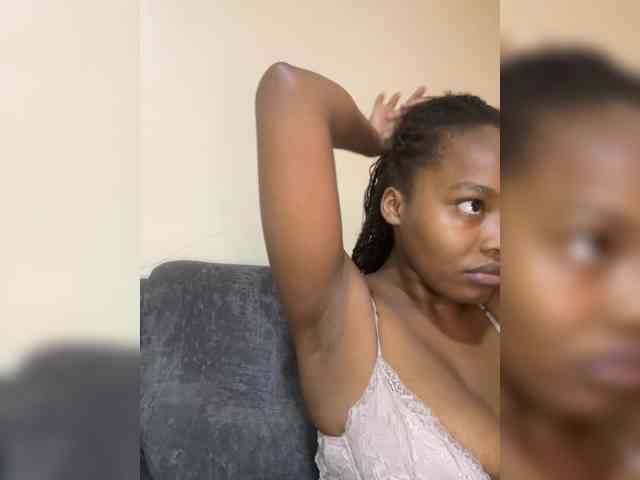 Modella: Busty-Princess1
