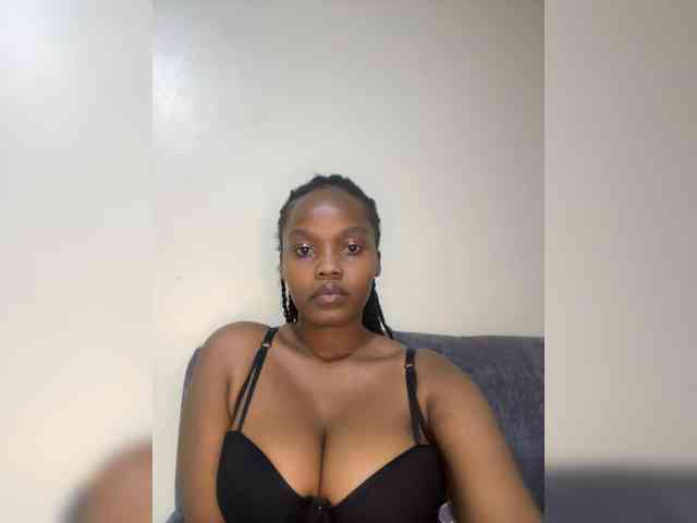 Curvy-maxy9