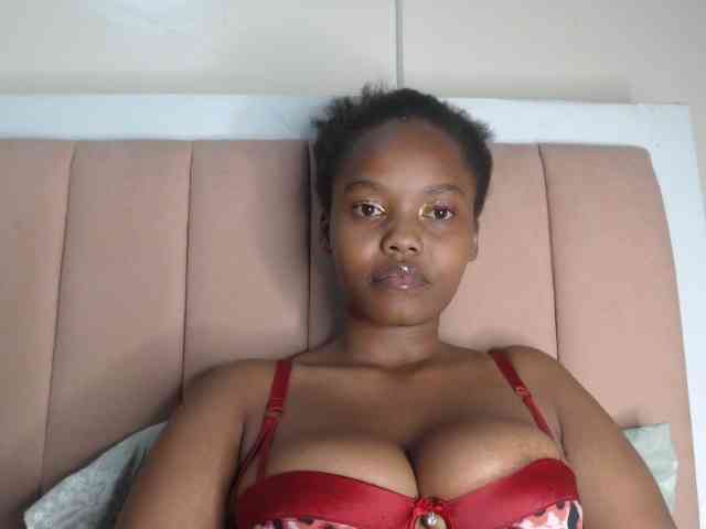 Busty-princess1