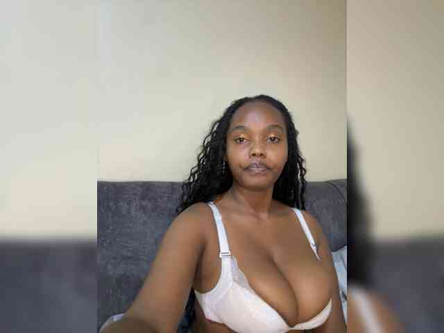 Curvy-maxy9