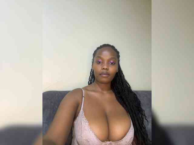 Busty-Princess1