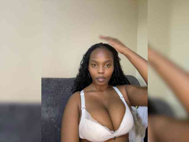 Modella: Busty-Princess1