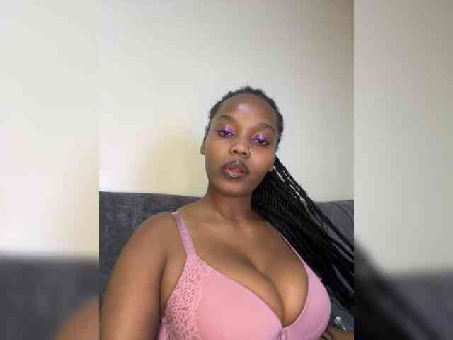 Modella: Busty-Princess1