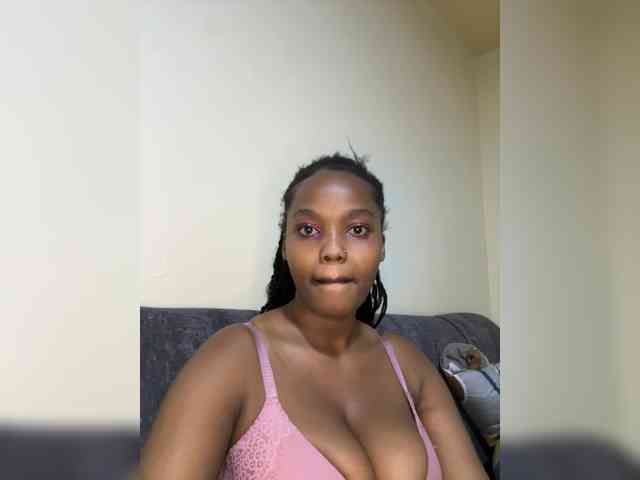 Curvy-maxy9