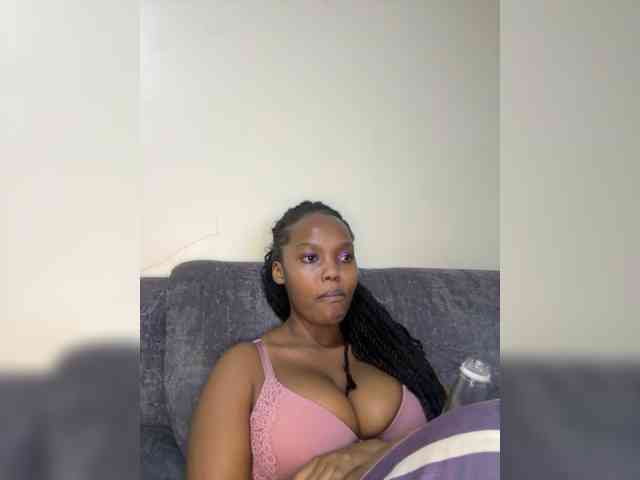 Busty-Princess1