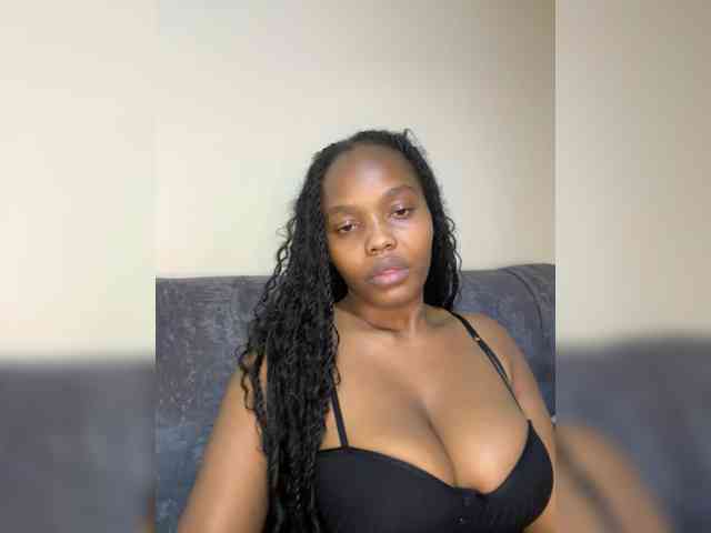 Curvy-maxy9