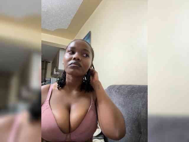 Curvy-maxy9