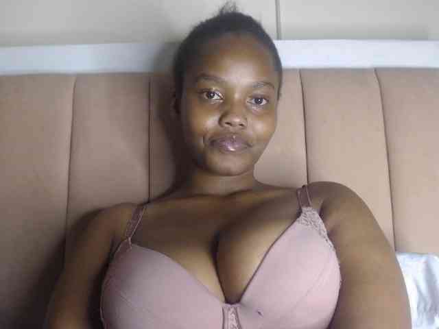 Busty-princess1