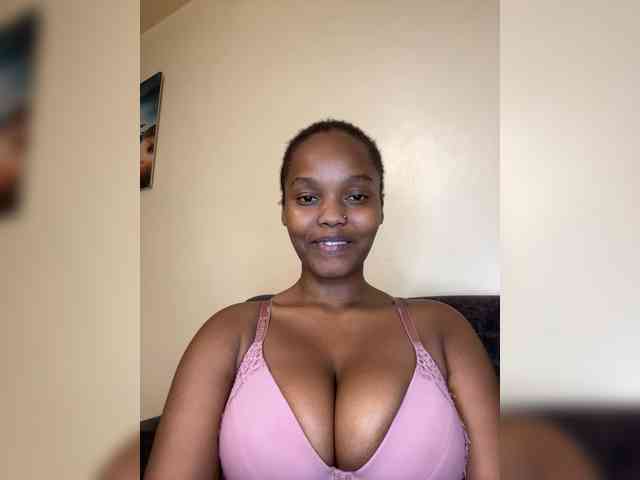 Curvy-maxy9