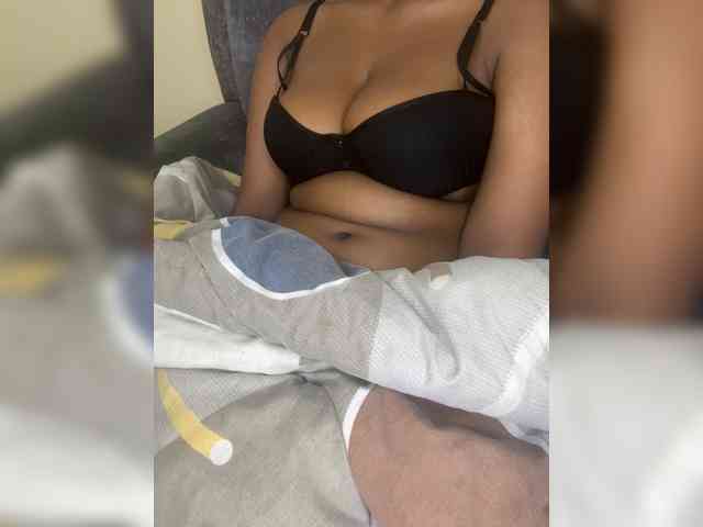 Busty-princess1