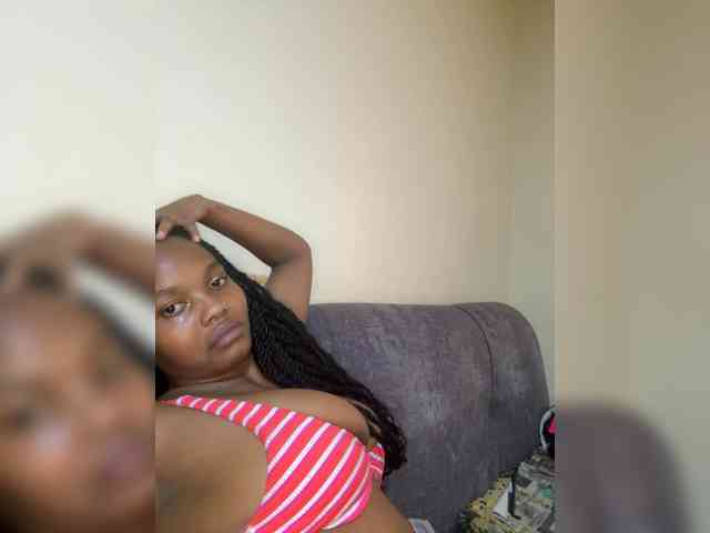 Curvy-maxy9