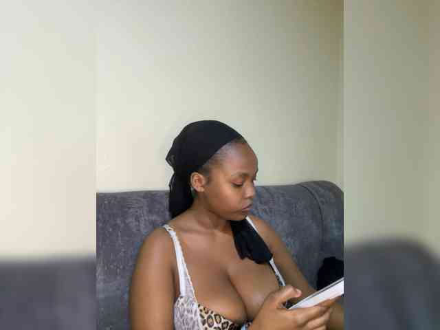 Modella: Busty-Princess1