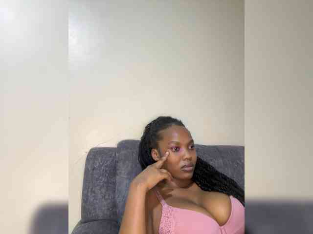 Curvy-maxy9