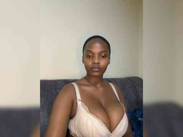 Curvy-maxy9