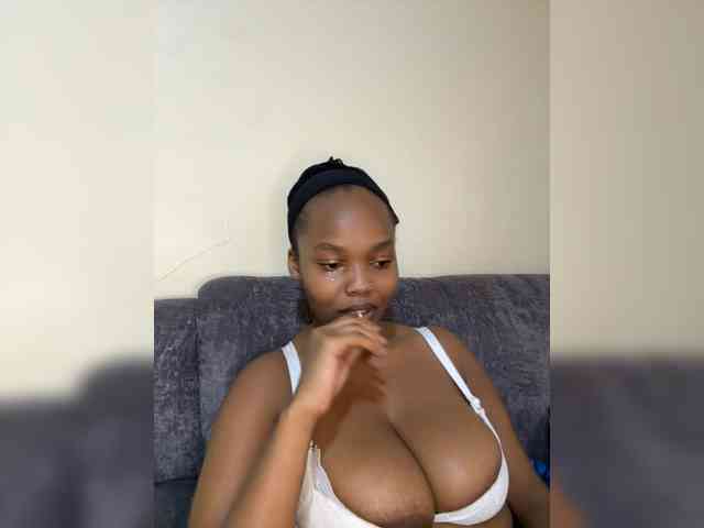 Busty-Princess1