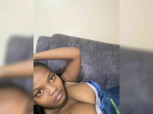 Busty-Princess1