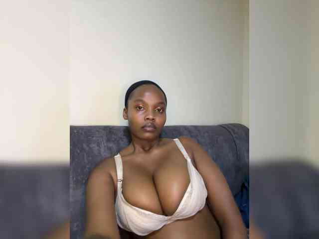 Curvy-maxy9