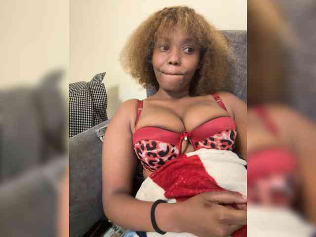 Modella: Busty-Princess1
