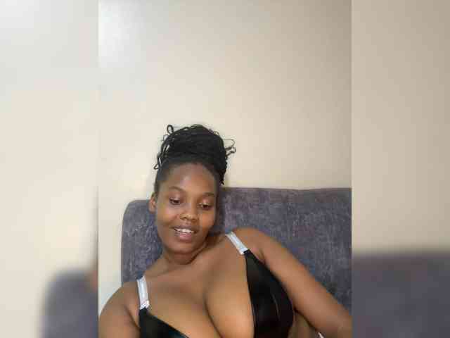 Busty-Princess1