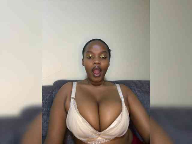 Curvy-maxy9 webcam