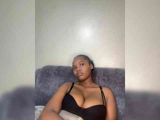 Curvy-maxy9