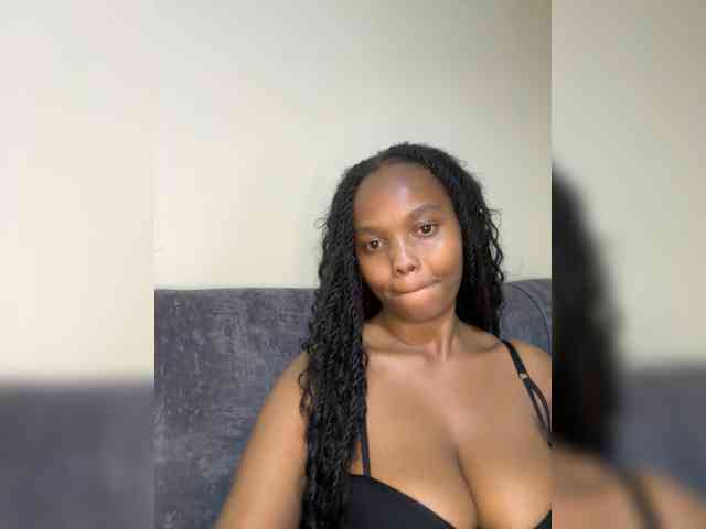 Modella: Busty-Princess1