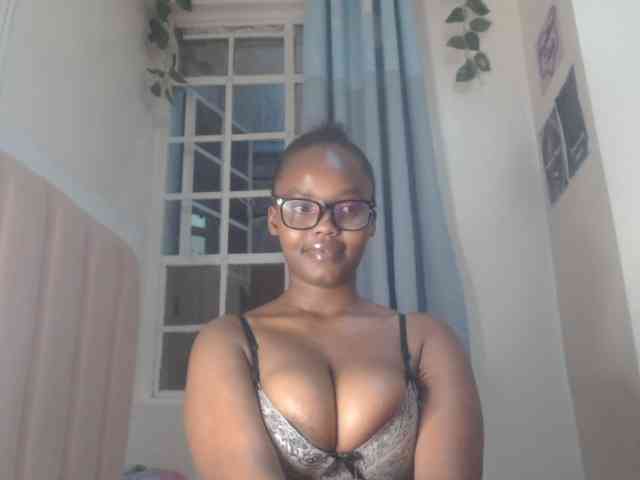 Modella: Busty-Princess1