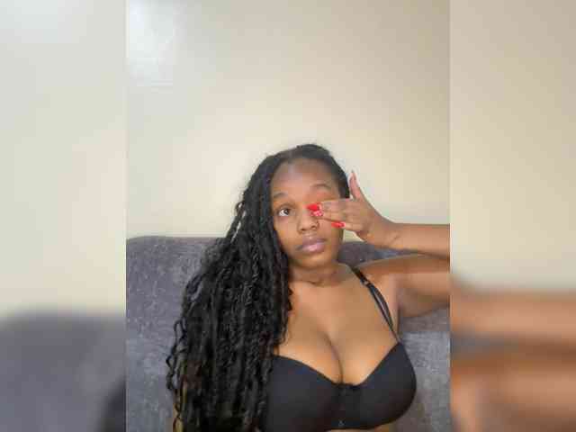 Curvy-maxy9