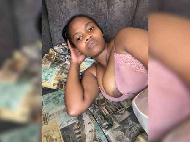 Busty-Princess1 webcam