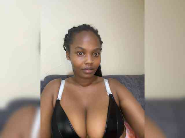 Busty-Princess1