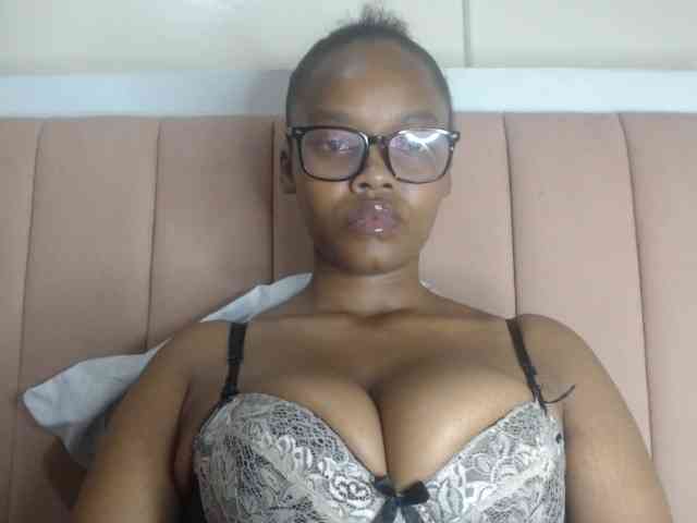 Busty-princess1