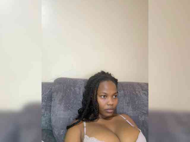 Busty-Princess1