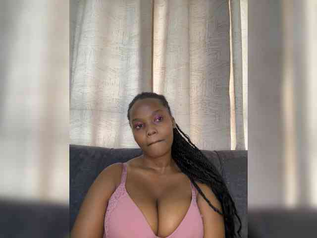 Curvy-maxy9