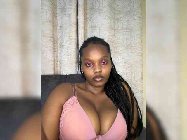 Curvy-maxy9