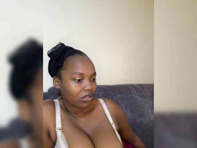 Curvy-maxy9