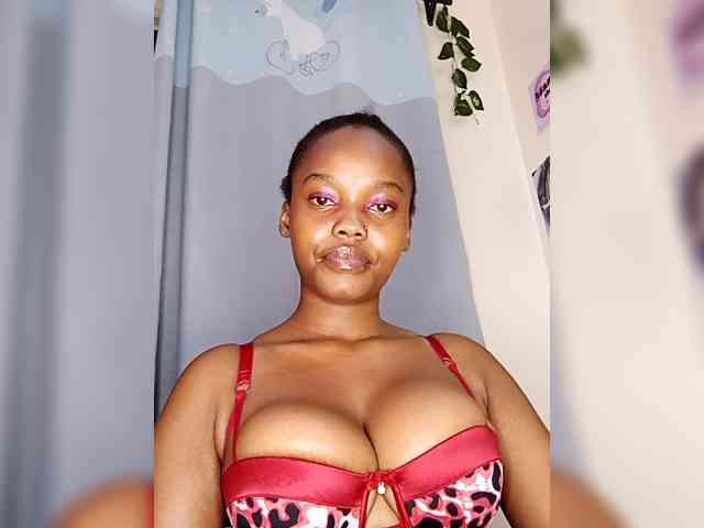 Curvy-maxy9