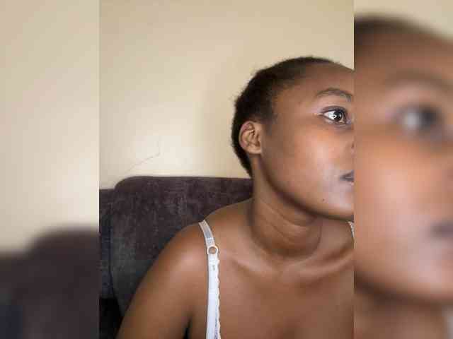 Modella: Busty-Princess1