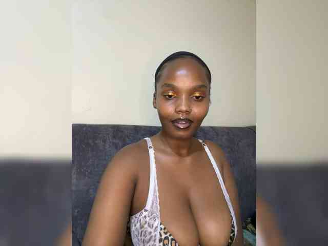 Modella: Busty-Princess1