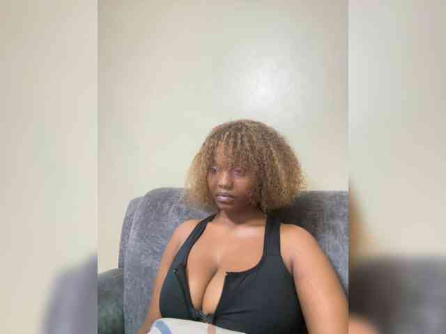 Busty-Princess1 webcam