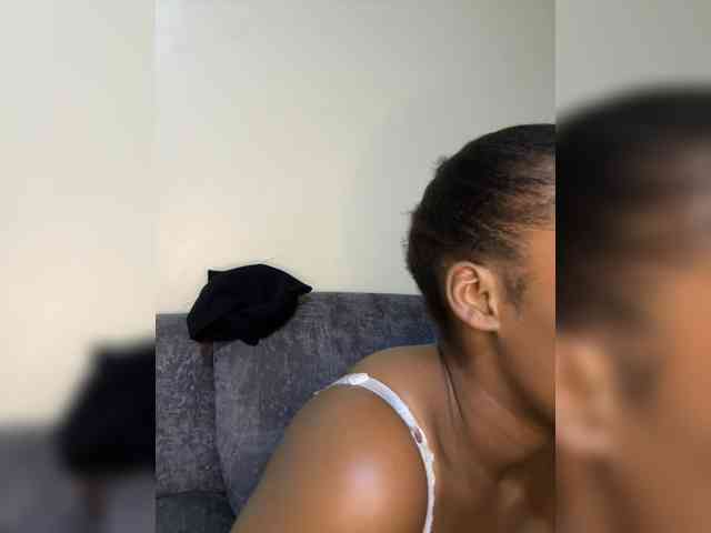 Modella: Busty-Princess1