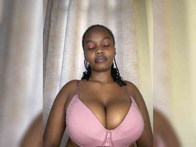 Curvy-maxy9