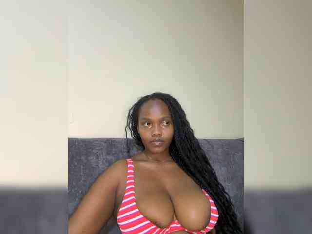 Modella: Busty-Princess1