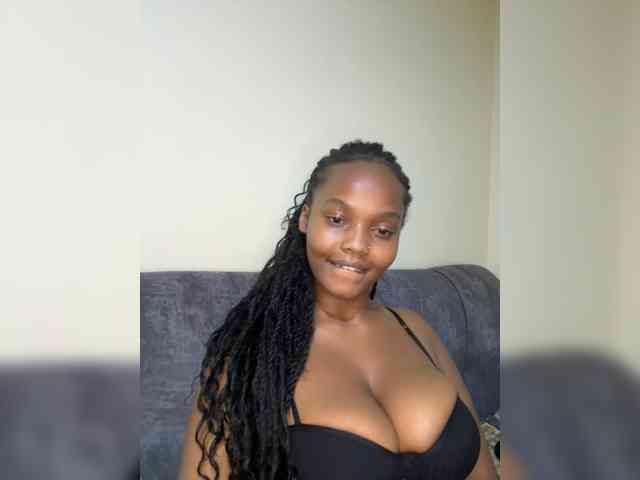 Curvy-maxy9