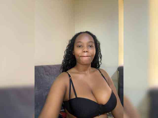 Curvy-maxy9