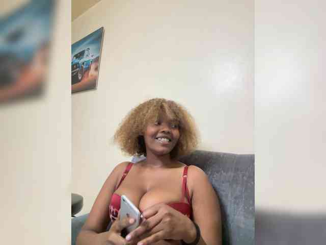 Busty-Princess1 webcam