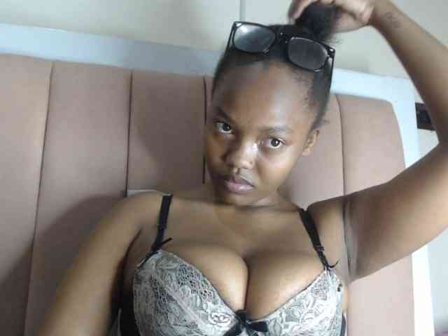 Busty-Princess1 webcam