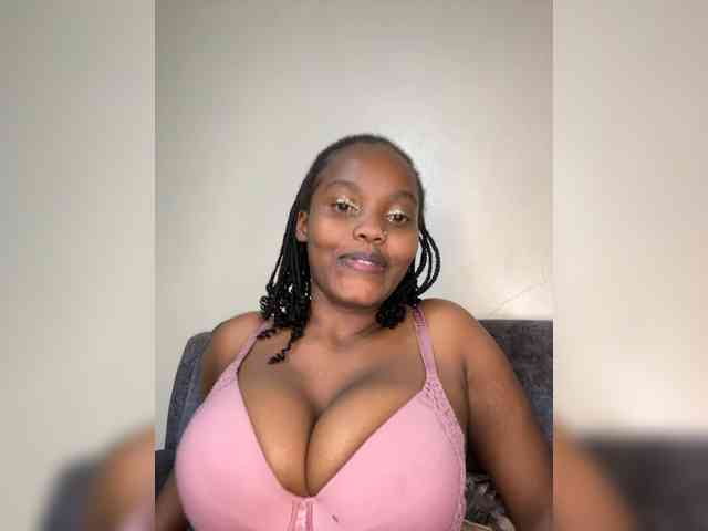 Modella: Busty-Princess1